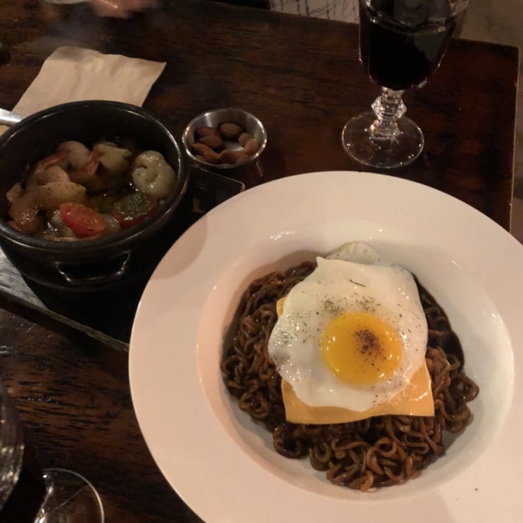  을지로 맛집/ 분위기 좋은 와인바 추천, 데이트 하기 좋은 와인바 <십분의 일>