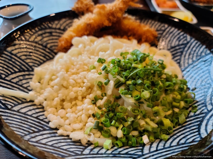  재송동 맛집 메너울 - 숙성된 쯔유와 붓카케우동
