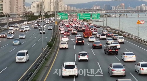 보험硏 "운전 행태 기반 자동차보험 도입 고려해야" 보험硏 "운전 행태 기반 자동차보험 도입 고려해야"