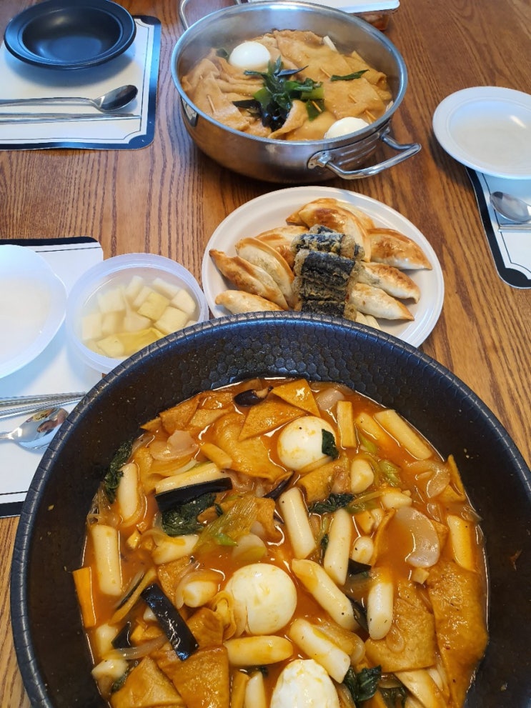  우리딸 생일상 / 분식생일상 / 떡볶이와 어묵탕 그리고 김말이만두튀김