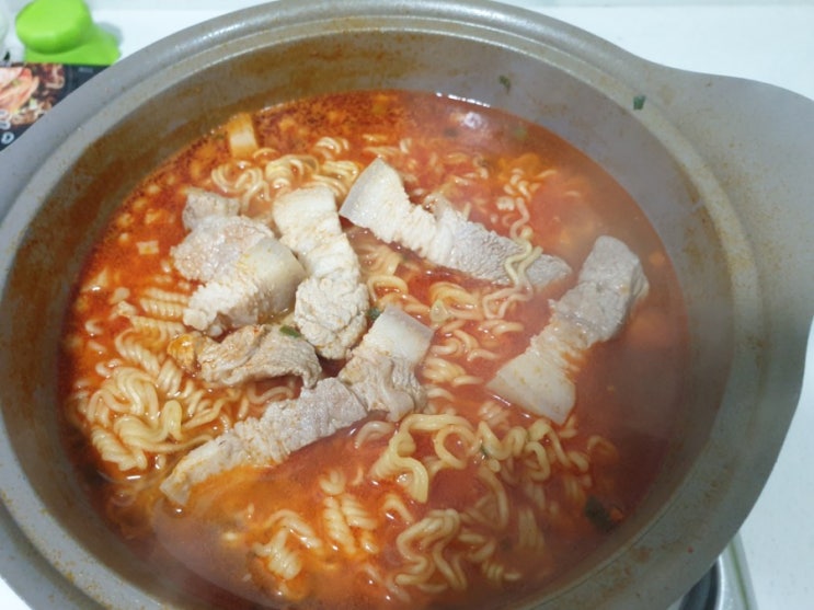  제주 흑돼지 라면 " 돗멘 " 맛있게 먹는 레시피 공개!!!!