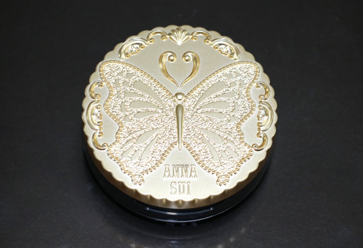  ANNA SUI 안나수이 루스 파우더 컴팩트 마스크 메이크업 영상 속 그 제품