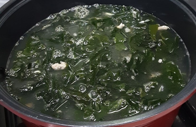  간단하고 맛있는 소고기 미역국 만들기!