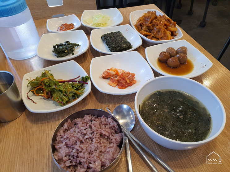  신사 가로수길 직장인의 점심 해결, 원두막식당