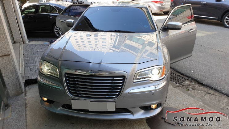  크라이슬러 300C 후방카메라 이상 점검후 장착