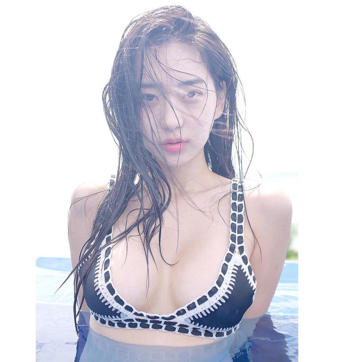  한국 최고의 그라비아 모델 신재은 님의 화보 사진 및 소개