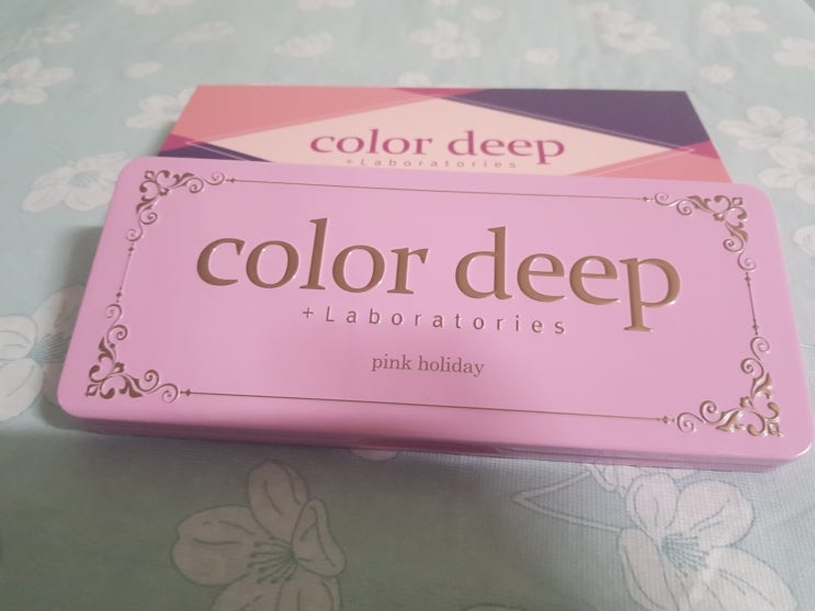  [colordeep] 컬러딥아이쉐도우18색 팔레트 사용후기 랍니당 ^^ 화사한 봄에 잘 어울리는 핑크홀리데이 ! 예쁘게 화장하고 봄나들이 가고싶네용~~ ^^