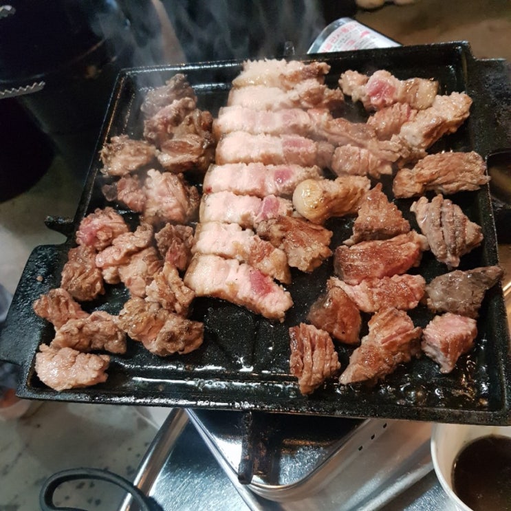  뻥쟁이네 신중동점 볶음밥에 땅콩막걸리까지