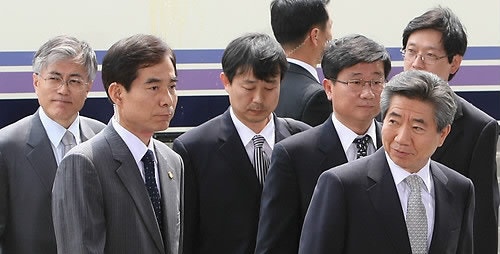 주목, 김경수 관련주 시작이다. 한 8배 정도 ?