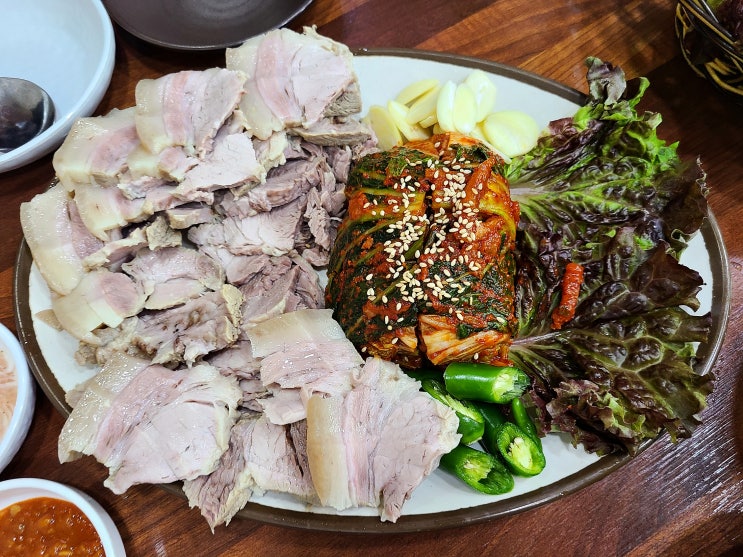  서울 구로동/구로역 '한돈보쌈' 한돈보쌈