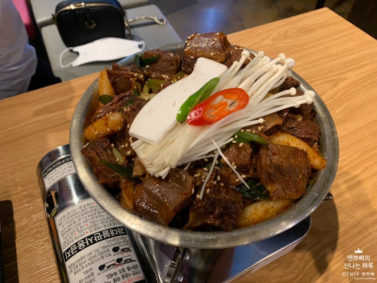  신촌 연세대 맛집 :: 소신이쏘_매운 갈비찜과 크림 갈비찜이 유명한 곳