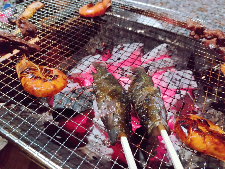 횡성 병지방계곡 캠핑장 - 오일장 구경, 꺽지낚시, 다슬기 채집 먹방 횡성 병지방계곡 캠핑장 - 오일장 구경, 꺽지낚시, 다슬기 채집 먹방