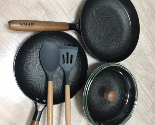  무쇠팬의 단점을 보완한 베카시즈닝무쇠팬!