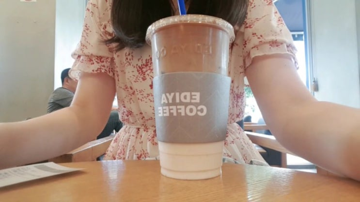  이디야 아이스카페라떼 (칼로리,가격,텀블러할인,메뉴판)