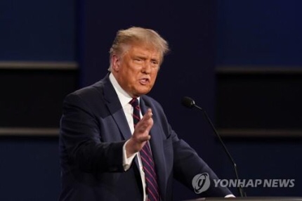 마스크 착용 거부하더니…트럼프 결국 코로나 확진 | 연합뉴스