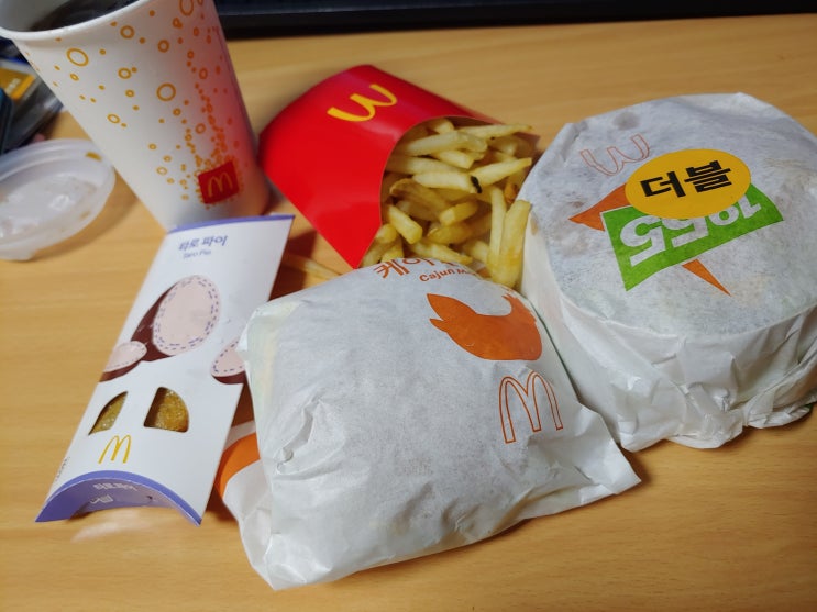  생일 기념!! 맥도널드 새 메뉴 케이준 맥치킨 / 더블1955버거 / 타로파이