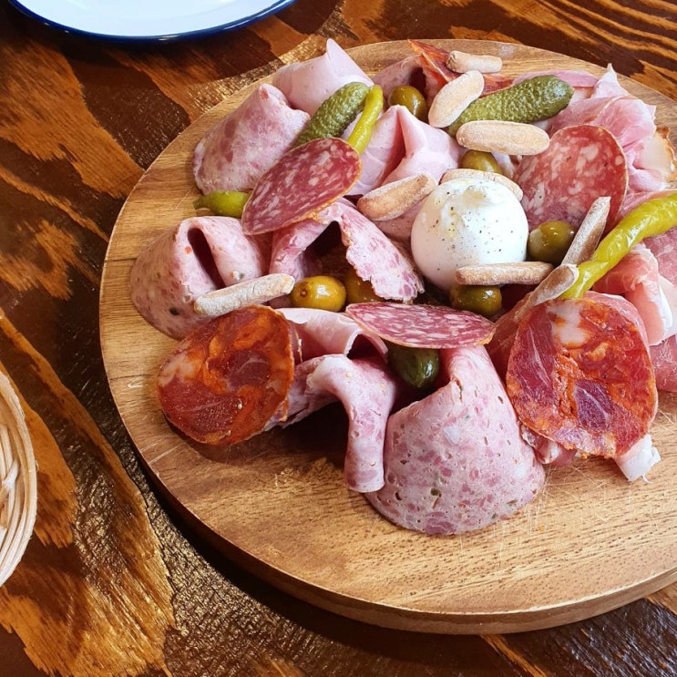  성수 샤퀴테리 맛집 세스크멘슬, 맛있는 샤퀴테리와 샤또 데스미라이
