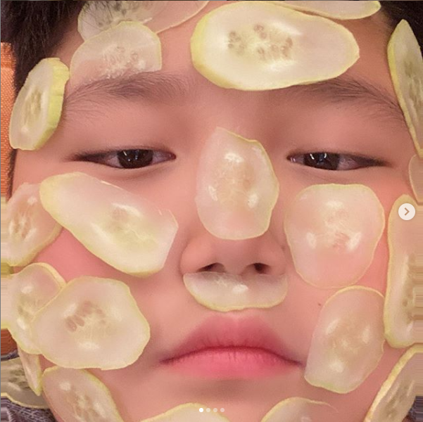 배우 <b>오윤아</b> 나이와 이혼 그리고 아들 민이 전 남편은 누구?