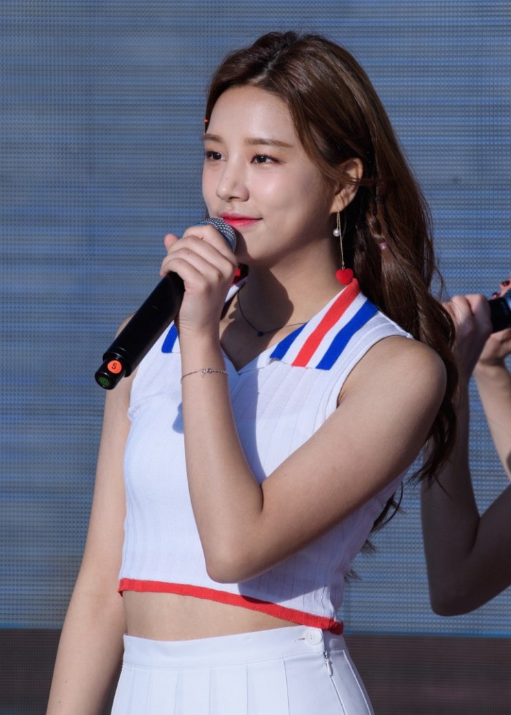  솔빈 나이 라붐 인스타 키 몸무게 학력 고향 혈액형 가족관계 소속사 데뷔 본명 남자친구