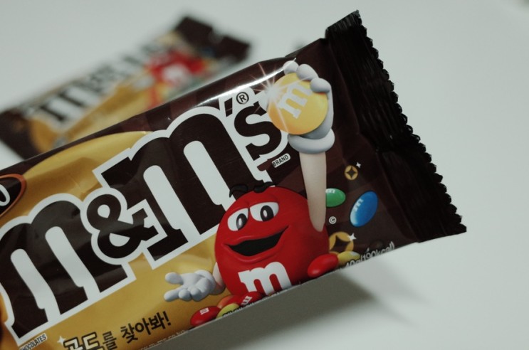 m&m’s 엠앤앰즈 초콜릿, 한정판 행운의 골드를 찾아봐!