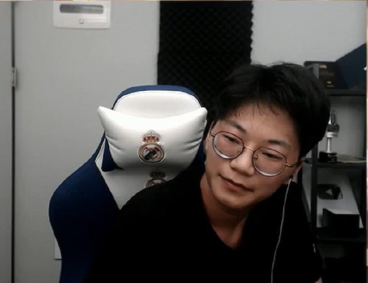 '팬으로서 집 올 기회?' BJ 전수찬 '미성년자인 줄 모르고 한 말' 해명에도 인지 후 발언논란 '팬으로서 집 올 기회?' BJ 전수찬 '미성년자인 줄 모르고 한 말' 해명에도 인지 후 발언논란