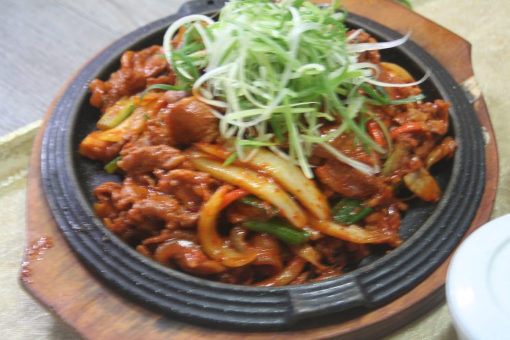  여주 홀인원 쌈밥집에서 푸짐한 한상 든든하게 먹었어요