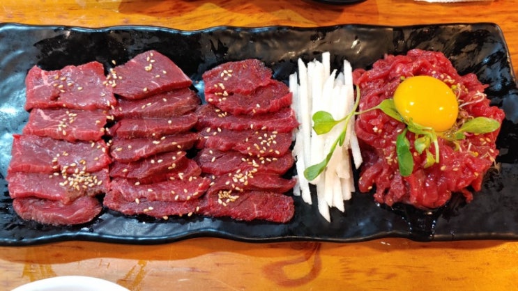  광장시장 진주 육회 / 녹두전 빈대떡 육사시미 맛있어요