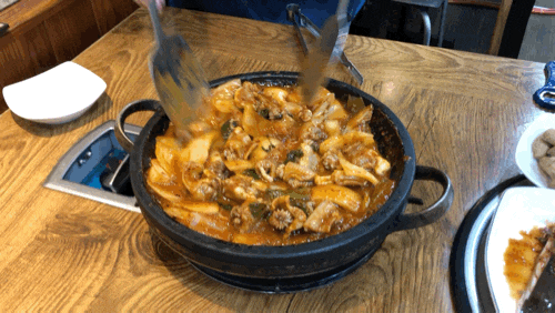  부산에서보다 맛있게먹은 충주 꼼장어 맛집 ‘영도산꼼장어’