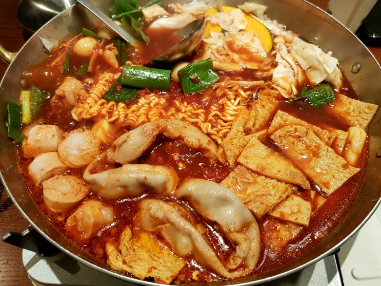 강남역 곱창떡볶이 맛집 살롱드곱떡 한우곱창떡볶이, 버터갈릭 감자튀김, 치즈볶음밥