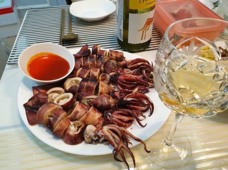 오징어로 만든 오징어통찜 / 오징어 해장 라면 /진득하고 고소한 내장맛이 최고네요~ 오징어로 만든 오징어통찜 / 오징어 해장 라면 /진득하고 고소한 내장맛이 최고네요~