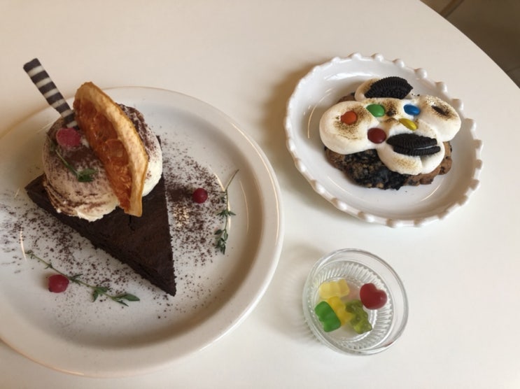  수완지구카페.남다른 분위기와  디저트 최강맛집 "스무크”
