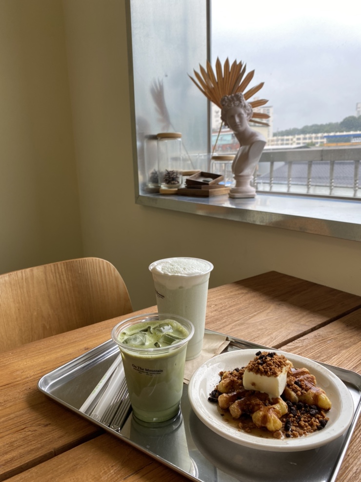  금리단길 카페투어, 온더마운틴(onthemountain) 예쁜카페, 인스타그램각, 크로플 맛집 c