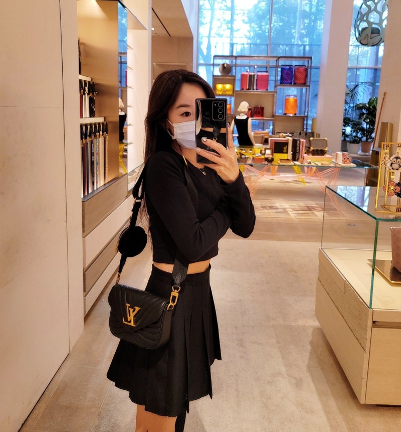루이비통신상 뉴웨이브 멀티 포쉐트 구매 및 코디