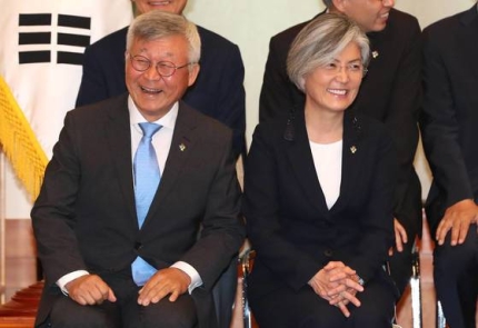 강경화 장관ᆢ가족은 공인이 아닐까 강경화 장관ᆢ가족은 공인이 아닐까