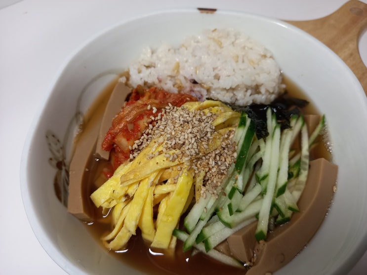  따뜻한 한그릇 도토리 묵밥 만들기 묵사발 레시피에요.