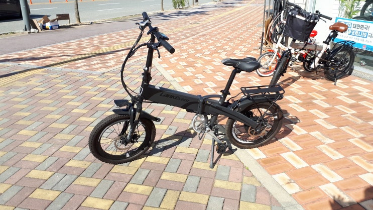 LANKELEISI 랑케레이시 G660 20인치 접이식 전기자전거 펑크 수리 - 원주 혁신도시 삼천리자전거