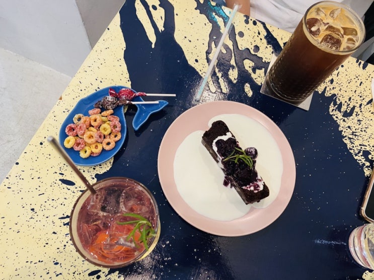 홍대 조용한 카페, 홍대 디저트 '공상온도' 홍대 조용한 카페, 홍대 디저트 '공상온도'