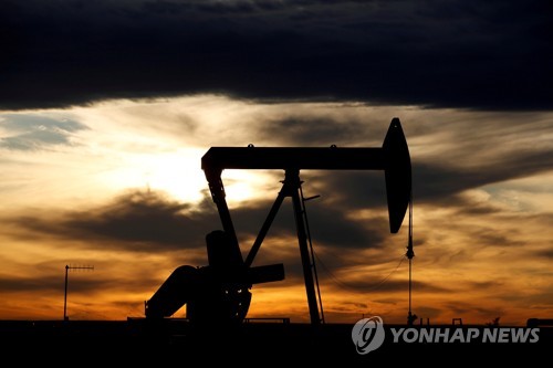 국제유가, 미 추가부양 혼선 속 하락…WTI 1.8%↓ 국제유가, 미 추가부양 혼선 속 하락…WTI 1.8%↓