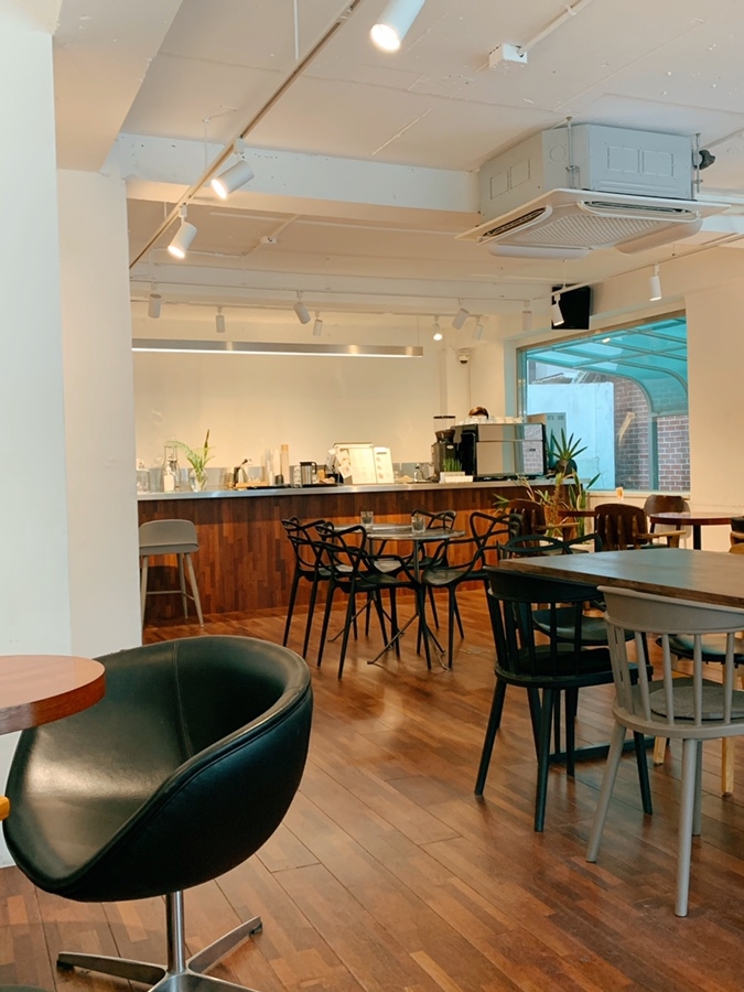  카페 한 HAN :) 조용하고 여유로운 합정카페 cafe HAN