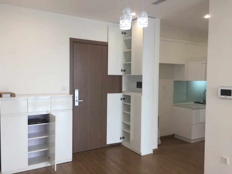  [ 하노이 아파트 임대] 스카이레이크 3룸-노옵션- 싼집- 고층- 900$- S1동 - 0968650193