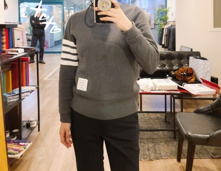  톰브라운 정품 사이즈 커플맨투맨  다크그레이 컬러