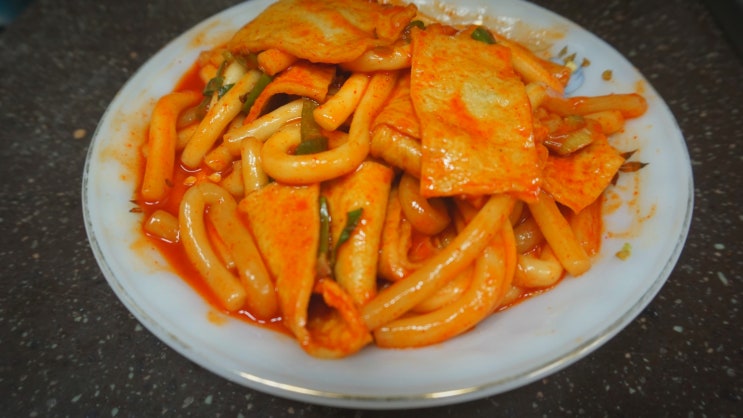  부부의 간편식, 헬로맘 순한맛 떡볶이