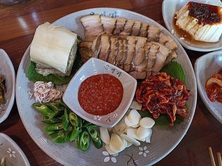  보쌈정식 파는 곳! 동작구 맛집::은연가 보쌈