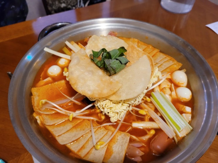  국물 떡볶이하면 여기 김해 봉리단길 맛집 무궁화양분식 봉황점