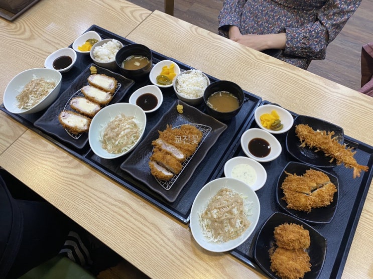  [신중동 맛집] 제주돈카츠 중동점 / 생 제주 흑돈카츠 정식, 생 제주 흑돈치즈카츠 정식, 왕새우, 감자고로케, 카레고로케 후기