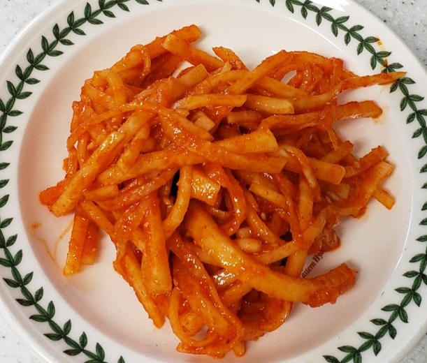  [요리] 새콤달콤아삭 무생채 무침