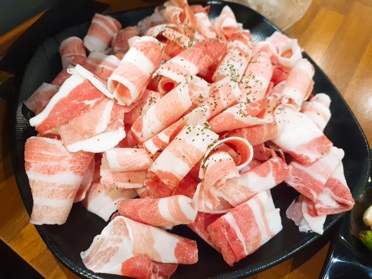  울산 대패삼겹살, 셀프바에 놀이방까지 갖춘 감성대패!