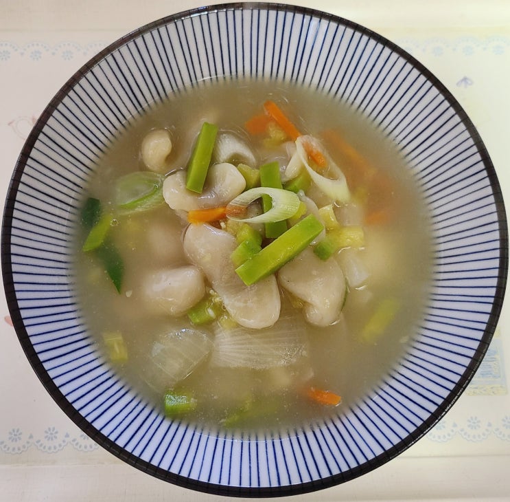  찬바람 불면 생각나는 뜨끈한 국물요리 [프레시밀 감자수제비]