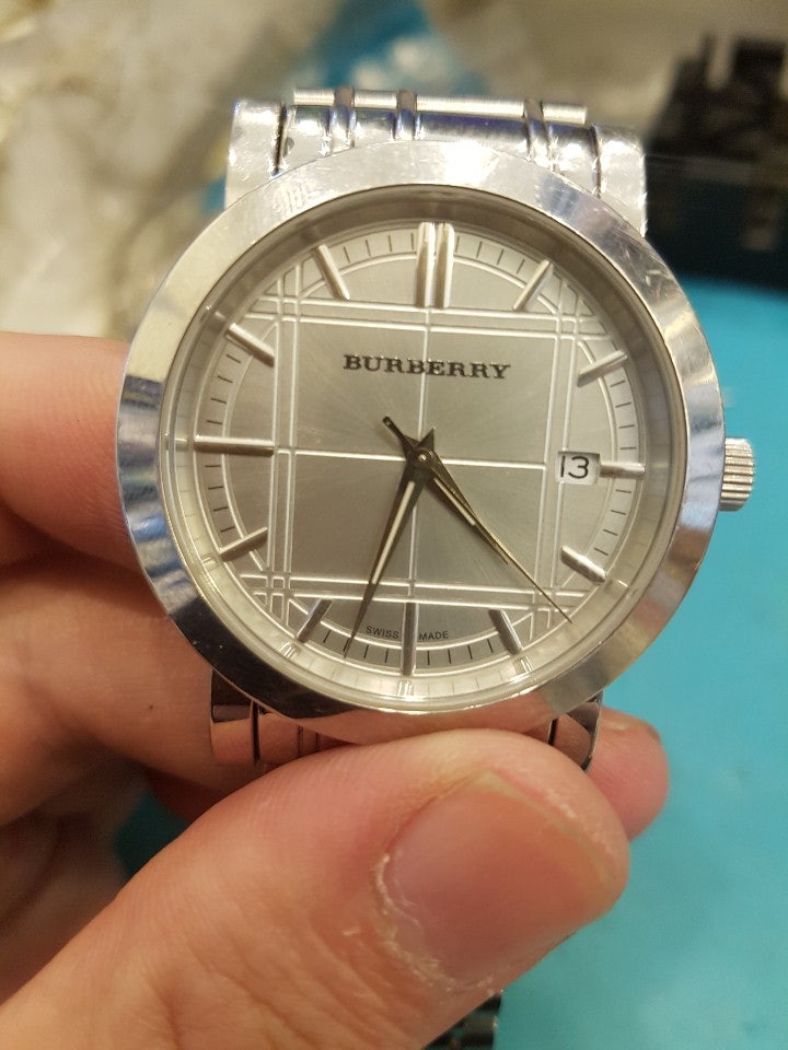 부산 버버리 BURBERRY 시계수리 가죽 밴드 교체 해운대 센텀 괴정하단사하대