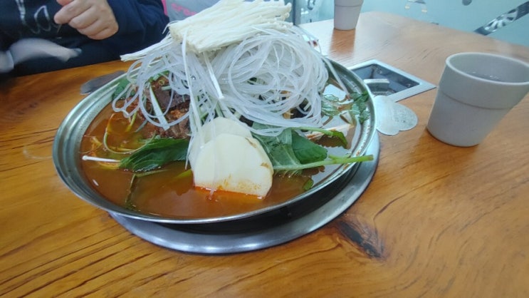  자주가는 광안동 감자탕 안에 식구들이랑